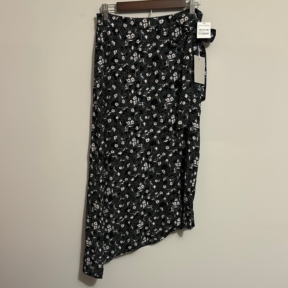 Women’s Chelsea 28 Floral Black Skirt from Nordstrom M Medium NWT